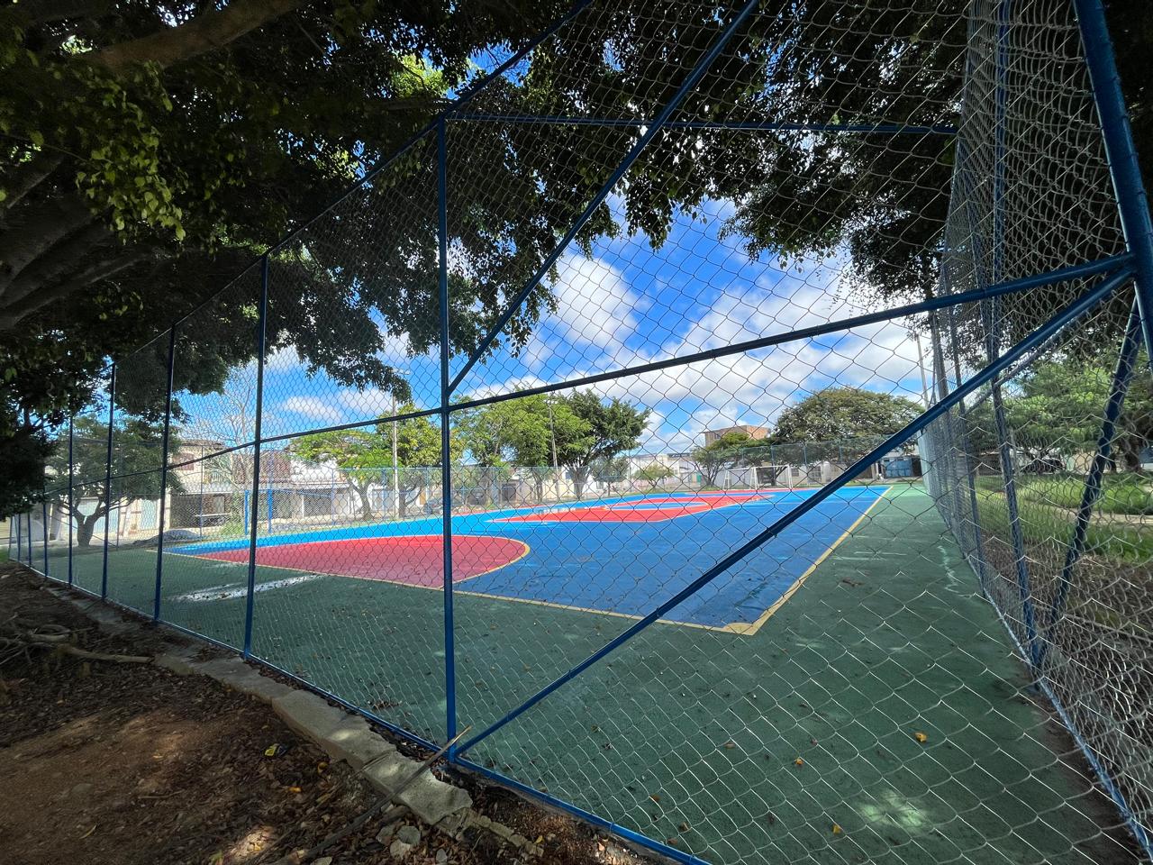 Reforma de quadra poliesportiva em Vitória da Conquista-Ba